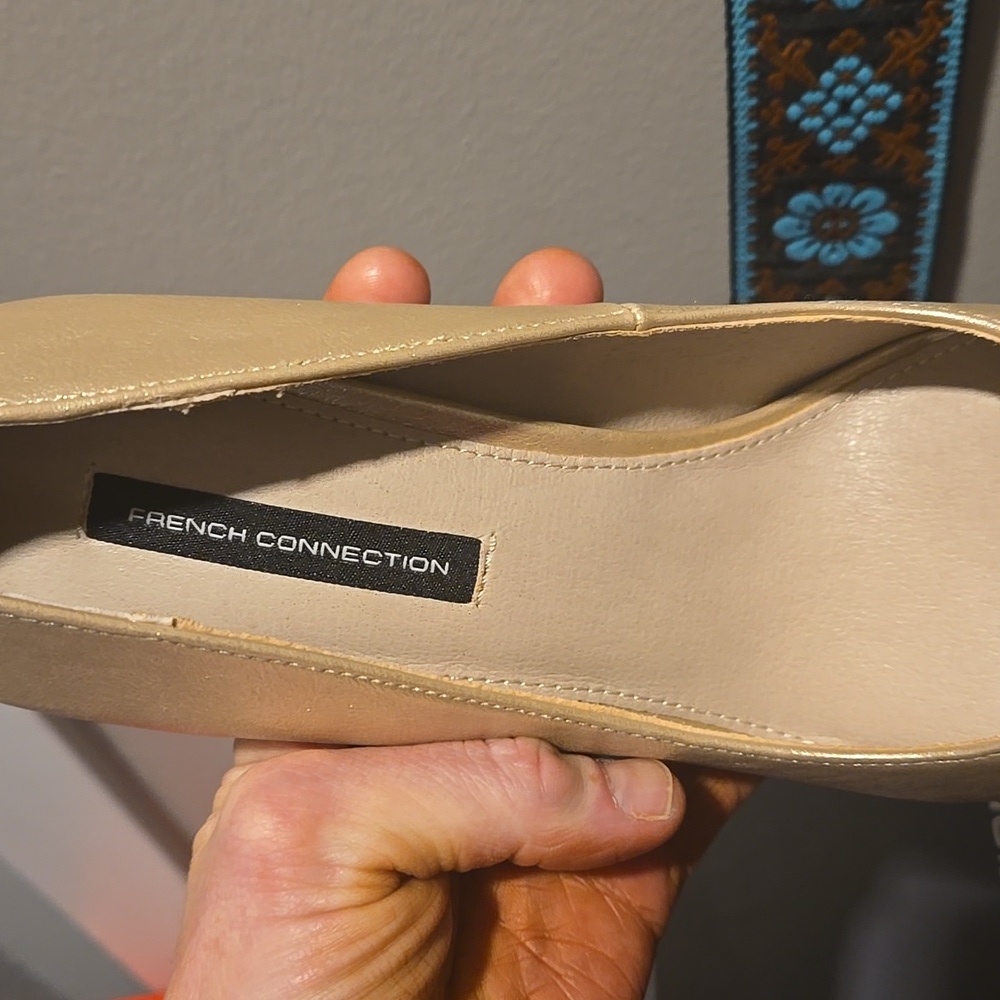 Brand NEW-French Connection Shimmering Gold Heels Size 9.5 - Picture 3 of 4